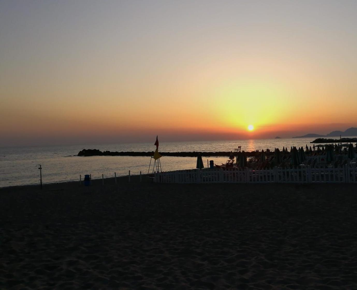 Appartamento Casa Luce Marina di Massa Esterno foto
