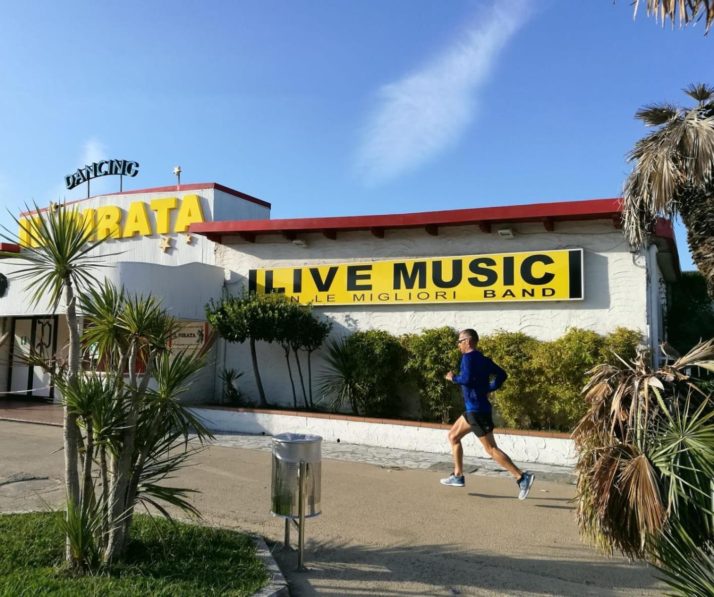 Appartamento Casa Luce Marina di Massa Esterno foto