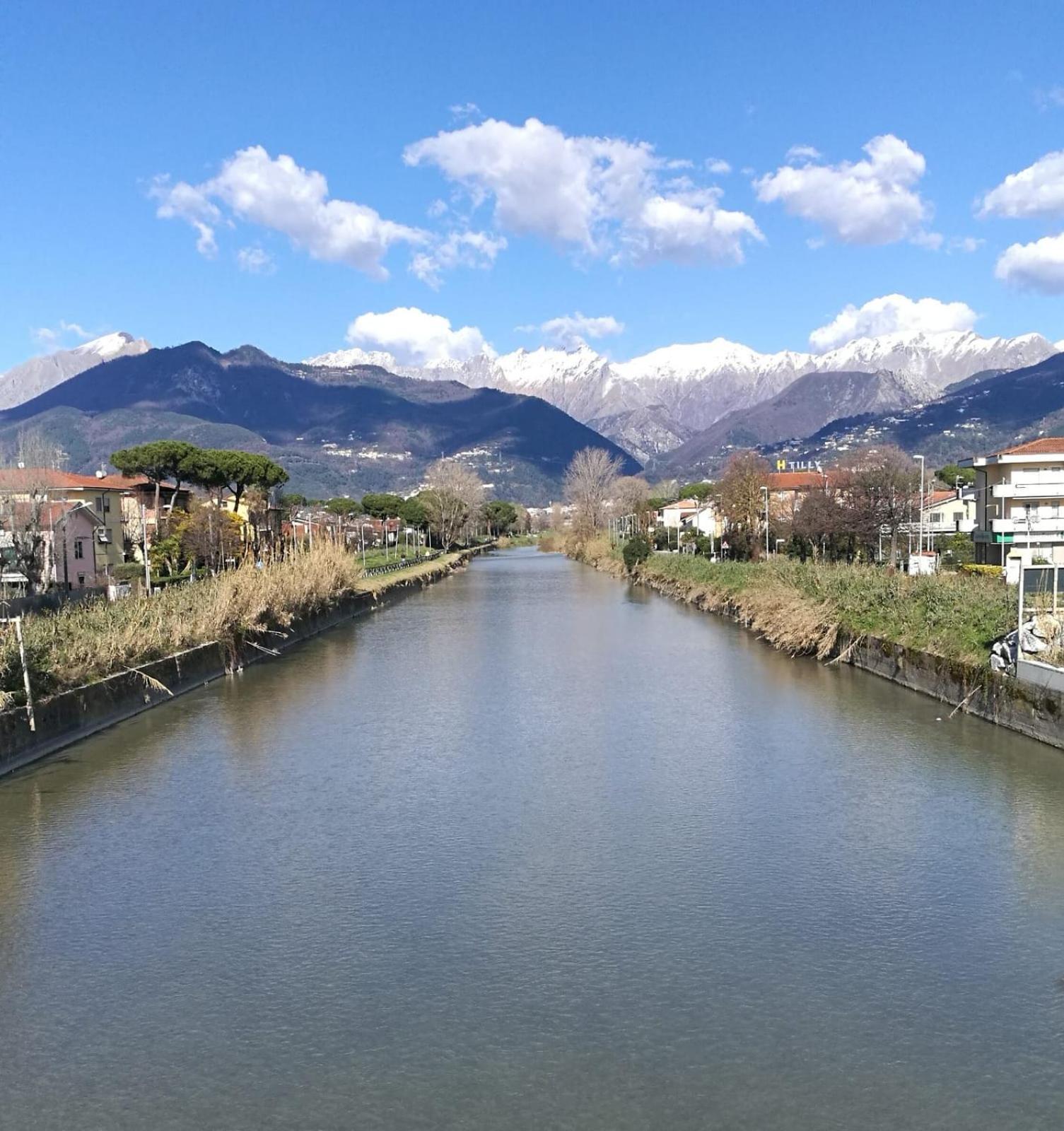 Appartamento Casa Luce Marina di Massa Esterno foto